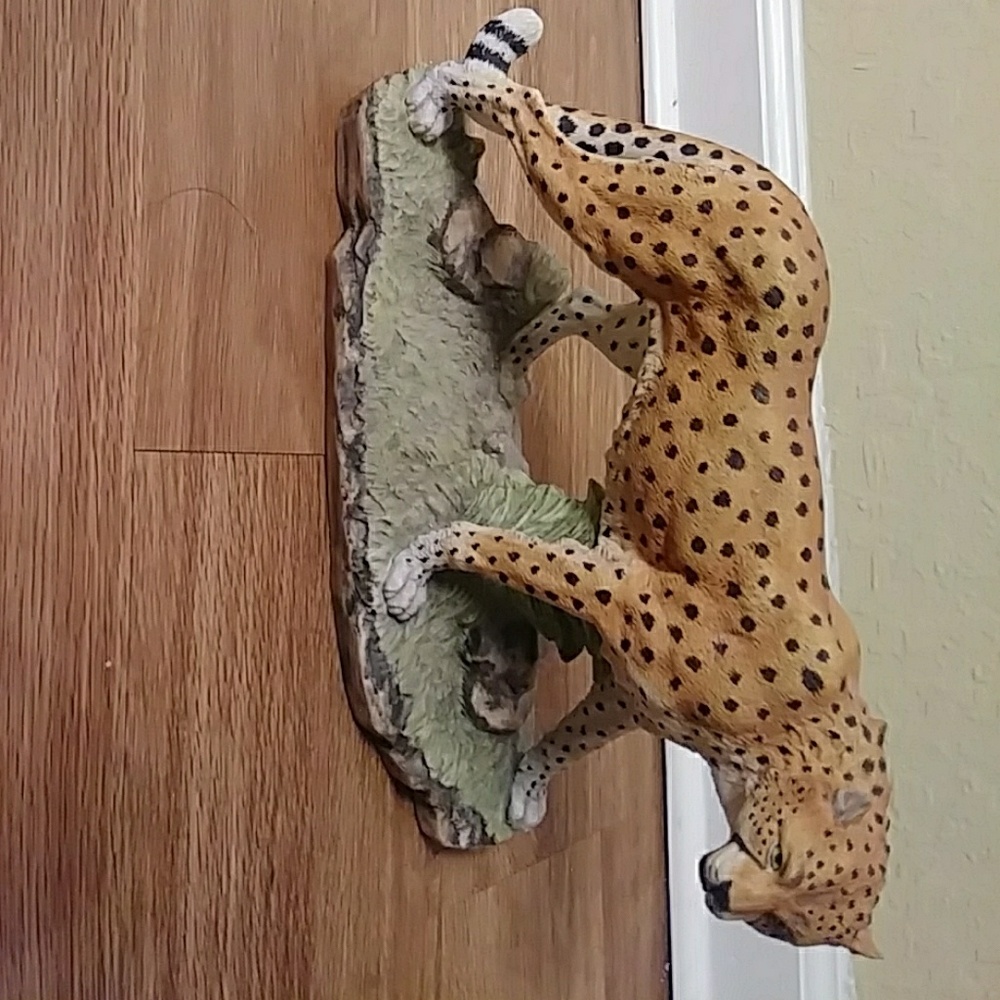 A statue of a cheetah by andrea #8755